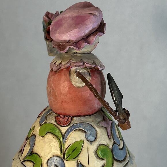 Jim Shore Heartwood Creek Snow Woman Winter Blossoms Figurine 2008 #4010358 - Picture 5 of 15